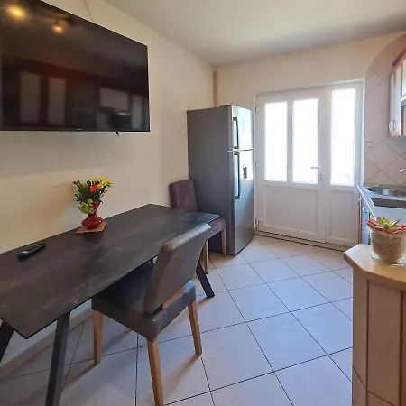 Katica Apartment *